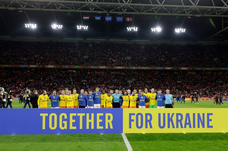 Actie Nederlands elftal voor Oekraïne levert ruim een ton op