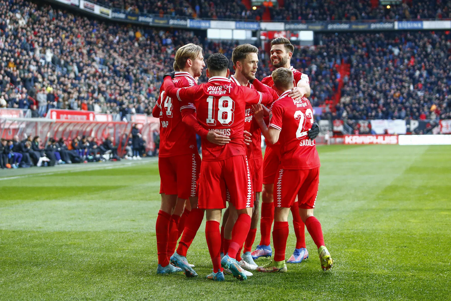 PSV loopt ondanks knappe comeback enorme schade op in titelrace