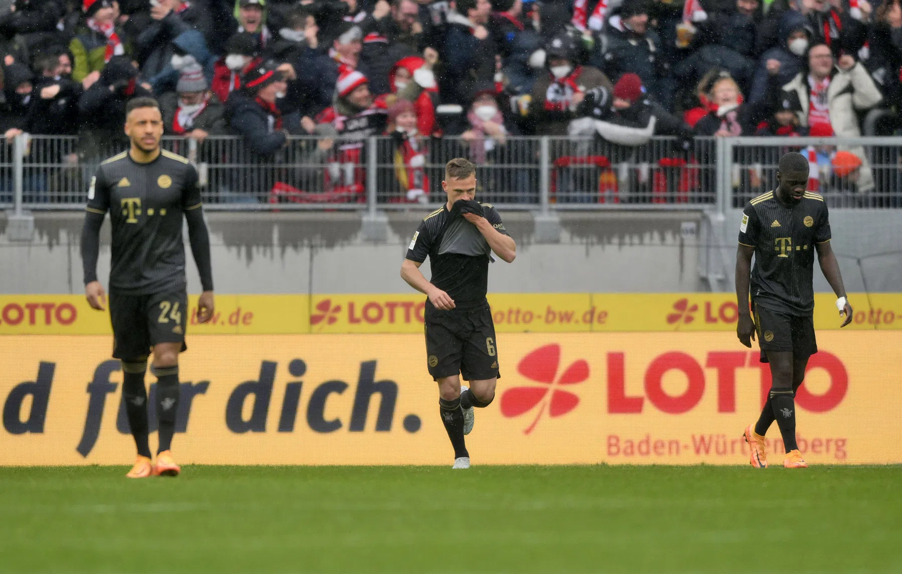 Bayern speelt twintig tellen met twaalf man: overwinning in gevaar?