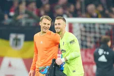 Thumbnail for article: Ongelukkige Flekken legt het af tegen Neuer: Bayern wint ruim in Freiburg