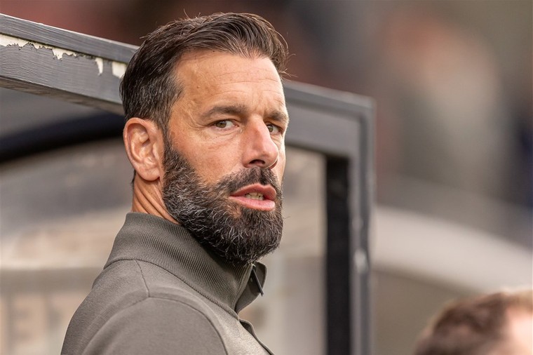 Waarom Van Nistelrooij na spijt toch hoofdtrainer PSV wordt