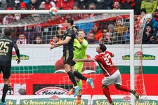 Thumbnail for article: Flekken trekt boetekleed aan na veelbewogen middag tegen Bayern