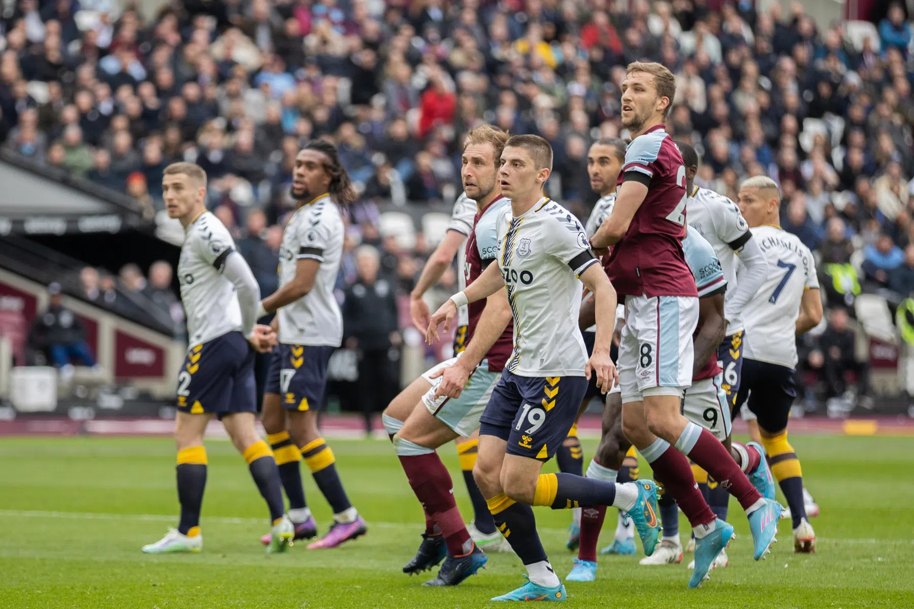 Code rood houdt aan voor Lampard en Van de Beek na West Ham-uit