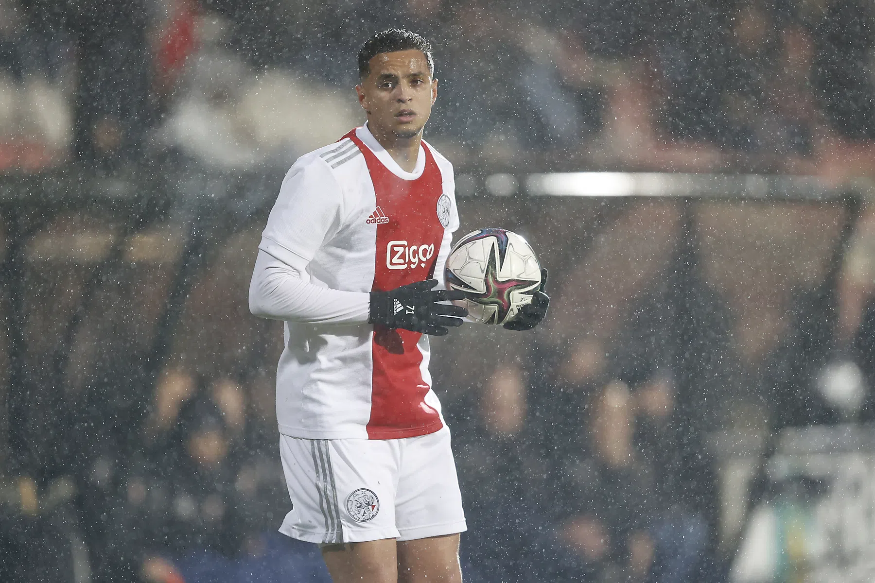 Ihattaren bekroont feestavond met eerste goal in precies een jaar