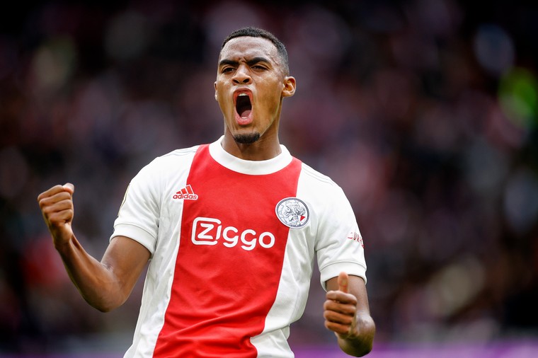 'Gravenberch en Bayern zijn eruit en wachten op akkoord van Ajax'