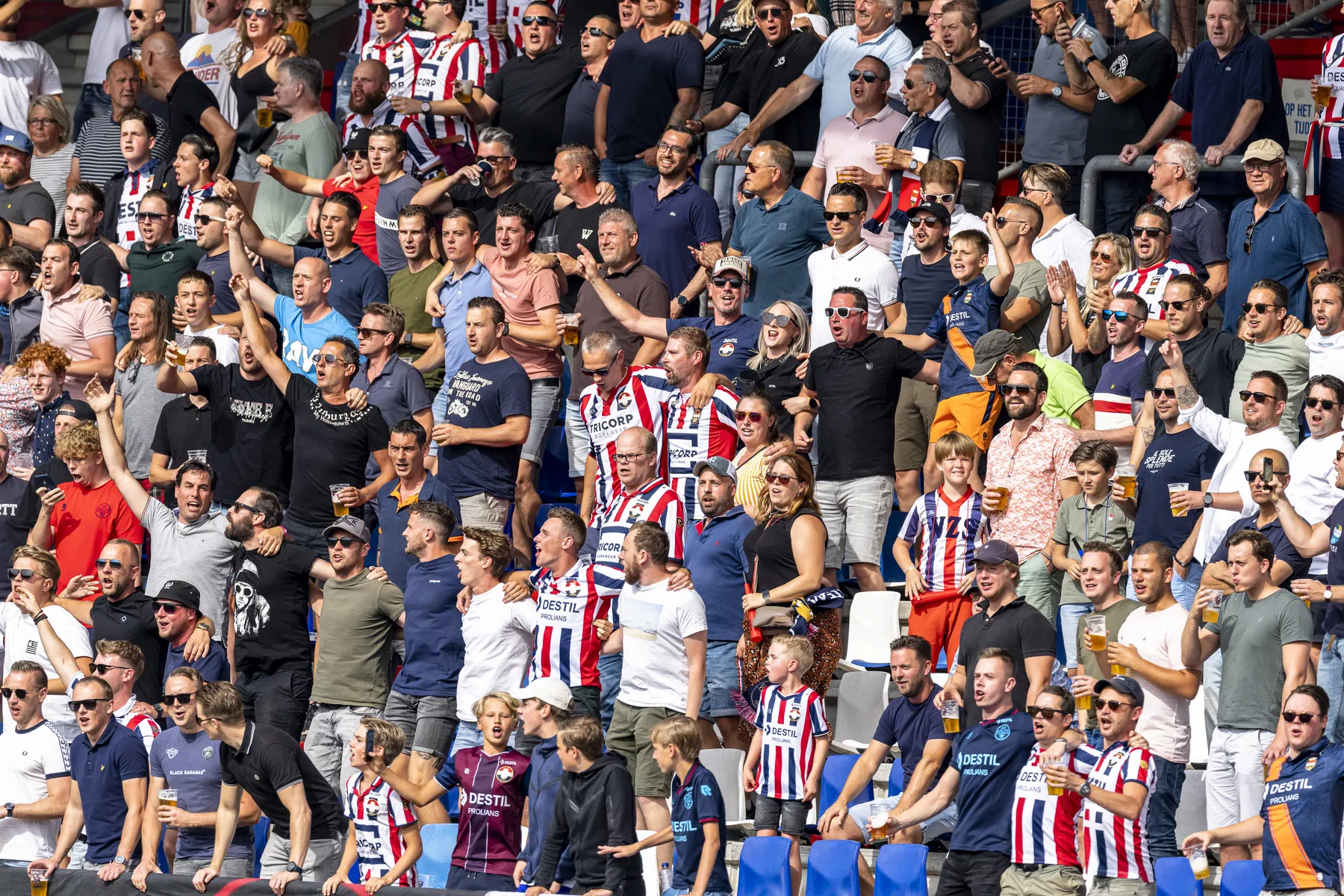 Willem II-spelers zorgen voor fraai gebaar richting meereizende fans
