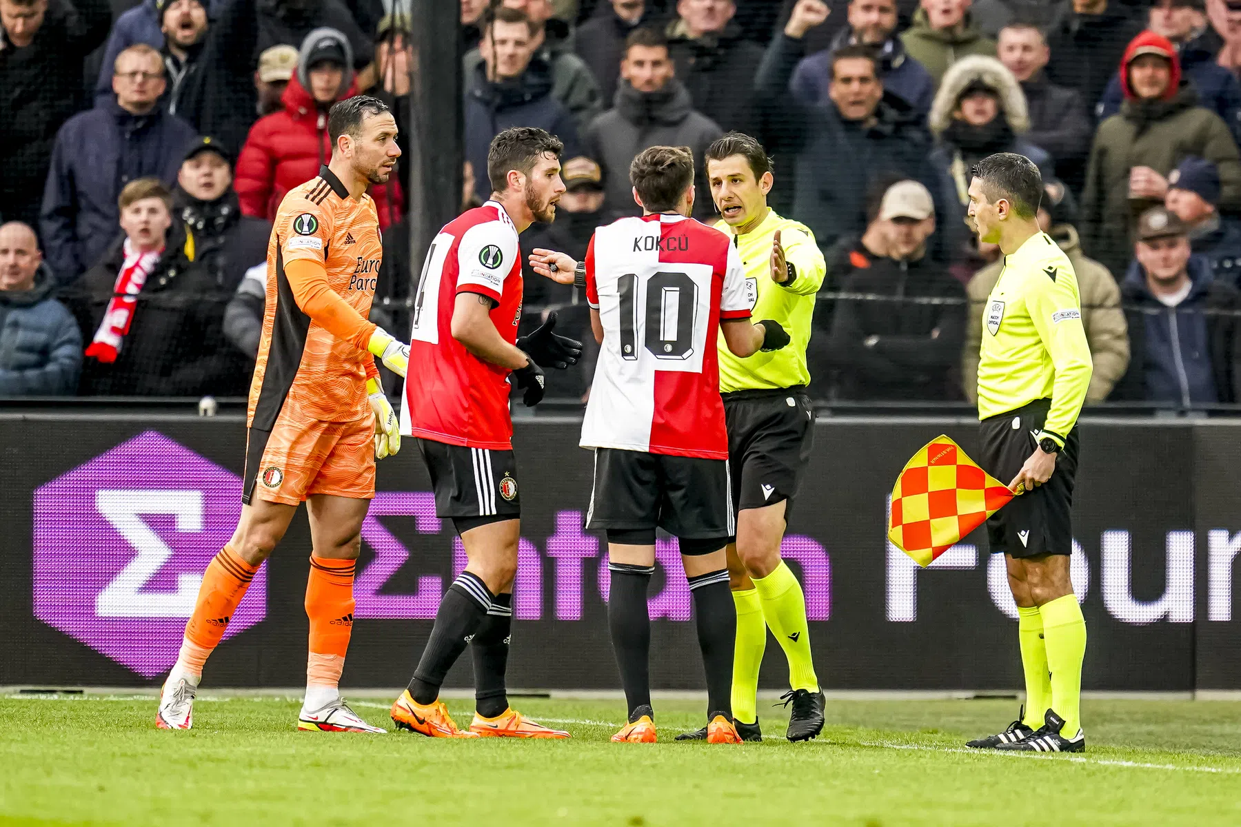 'Buitenspelgoal' en opstootje: dit was de avond van Feyenoord