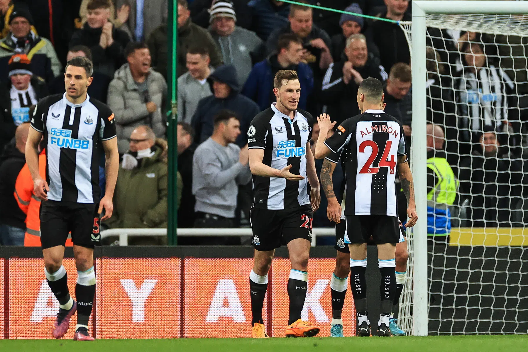 Wood is overal: afgekeurde goal, versierde penalty en matchwinner