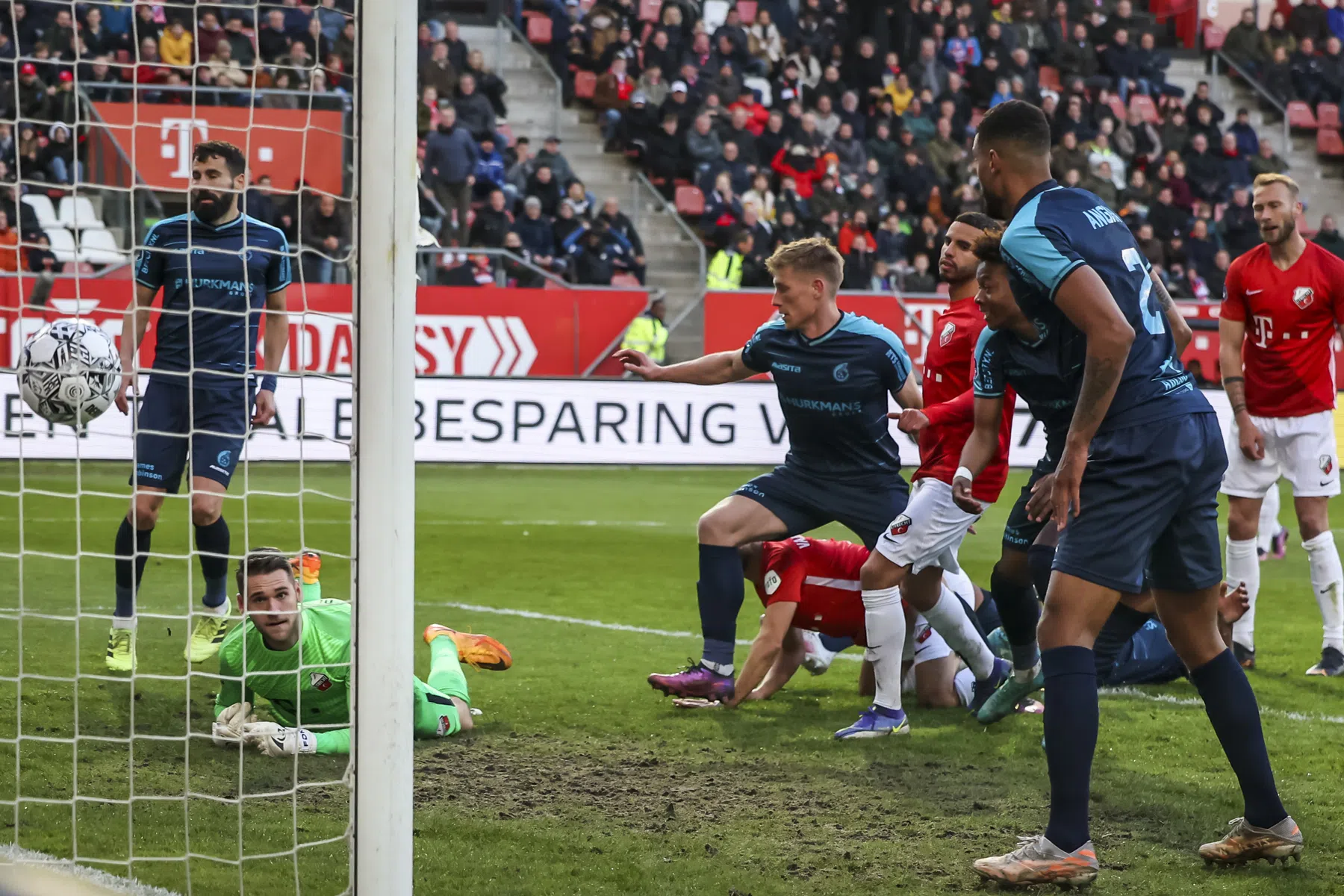 Dolend Utrecht bijt zich na VAR-ingreep stuk op Fortuna