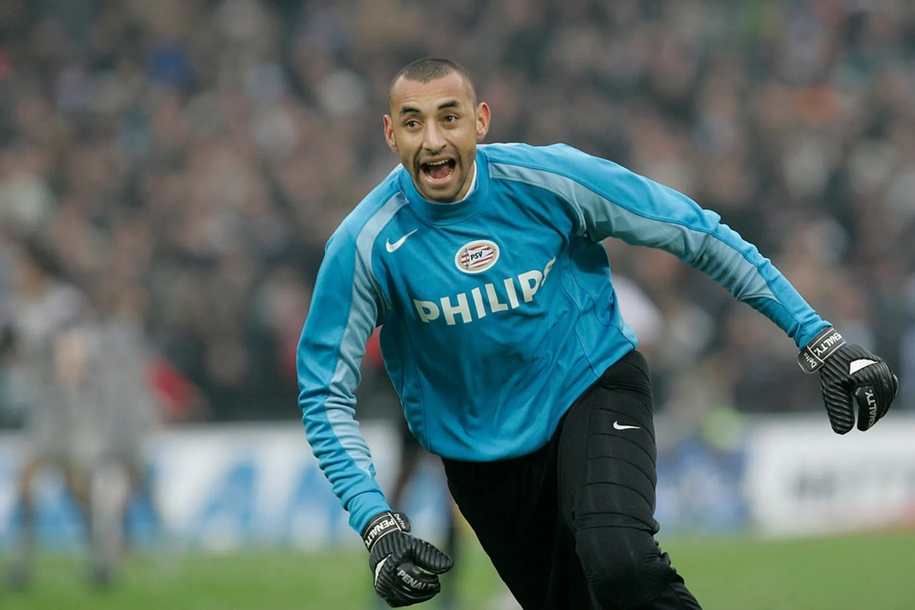 PSV haalt banden aan met publiekslieveling Heurelho Gomes