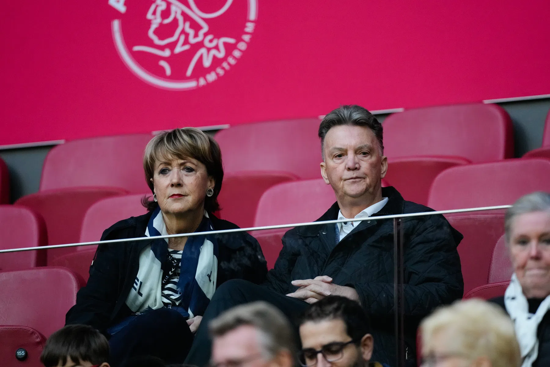 Prachtig gebaar Ajax en Sparta aan uitgenodigde Van Gaal: 'Sterkte, Louis'