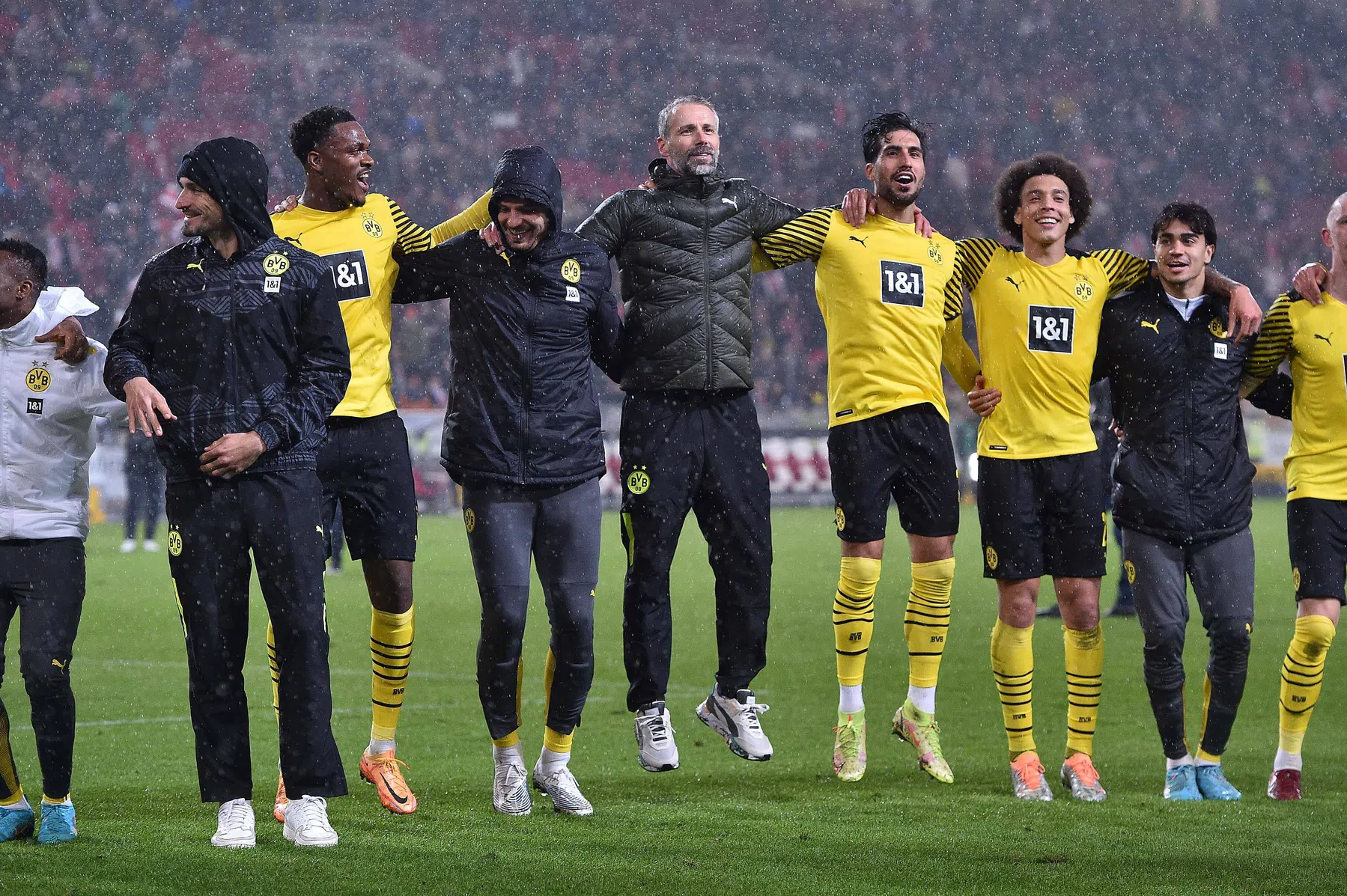 BVB-coach hekelt verhalen in Duitse media en doet onthulling over Haaland