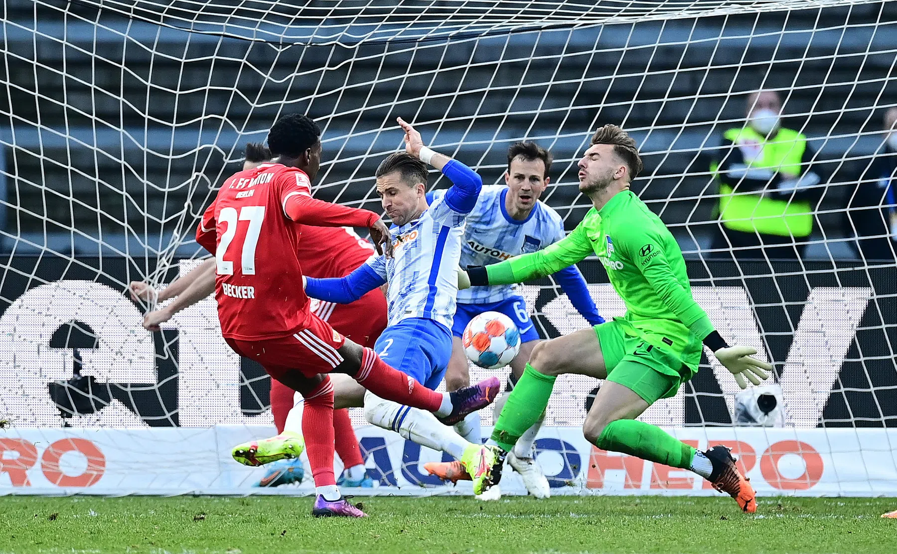 Historische hattrick Union Berlin: Becker heeft aandeel in bijzondere derbyzege