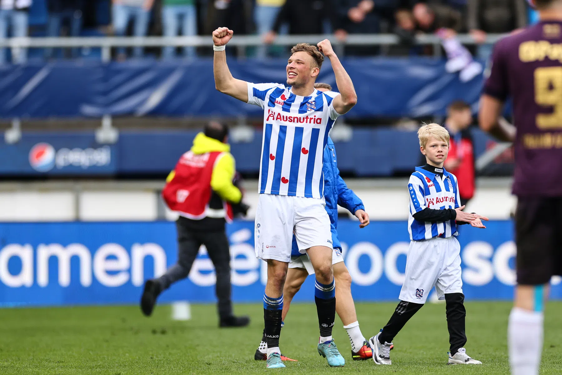 Van Hooijdonk verklaart opluchting: 'Daar had ik een beetje moeite mee'