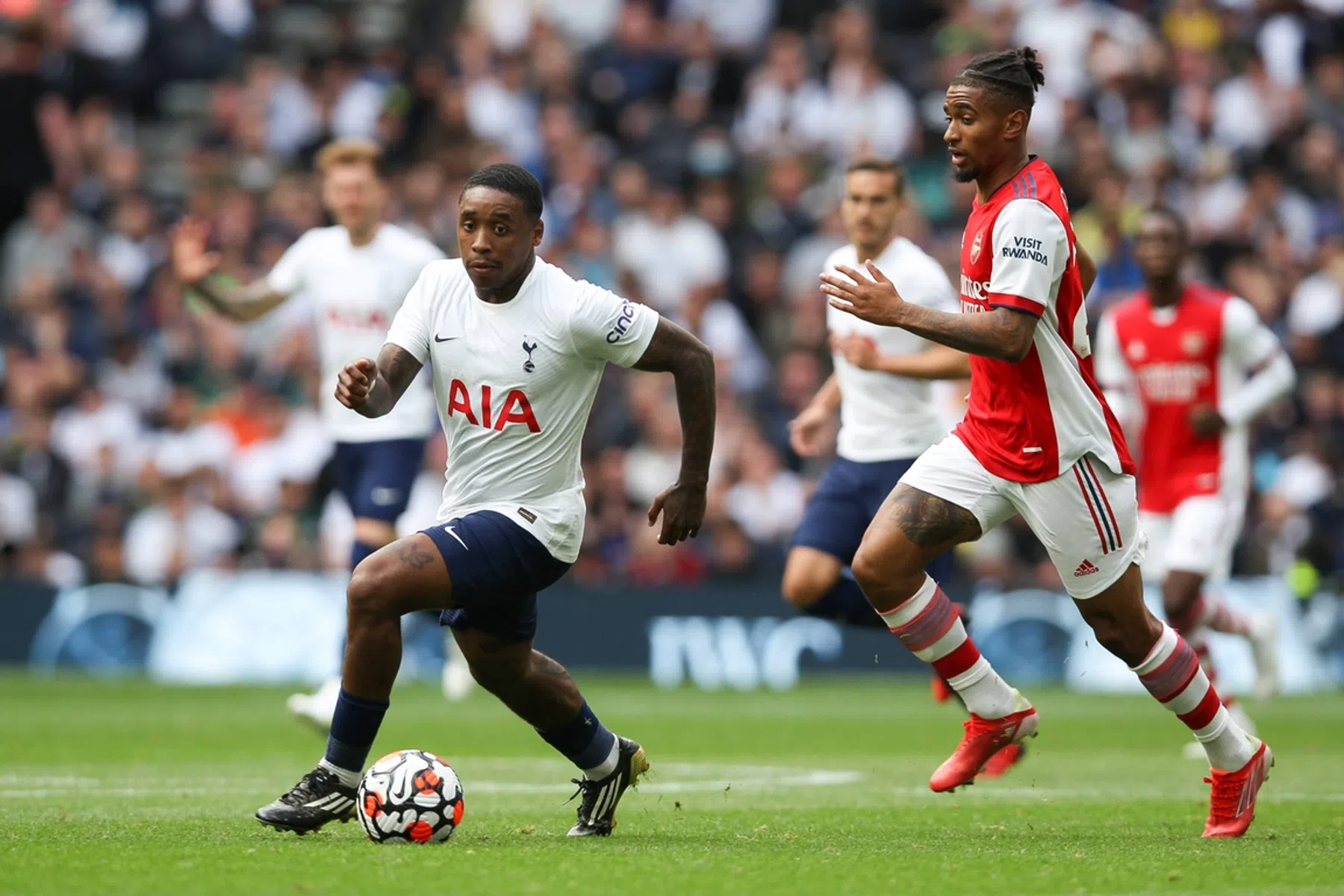 Achtervolger Spurs ineens op pole position: rivaal Arsenal is het helemaal kwijt