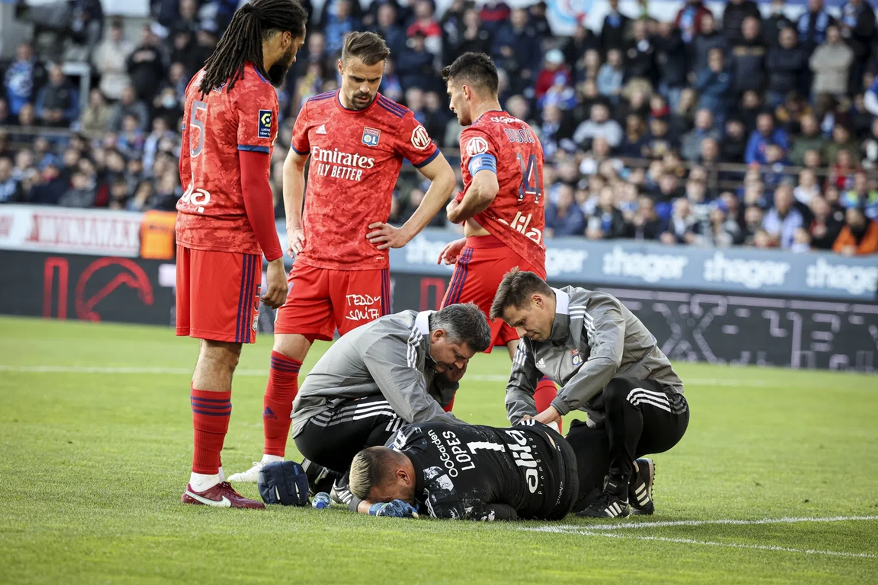 Opluchting én zorgen voor Bosz na late ontsnapping Lyon