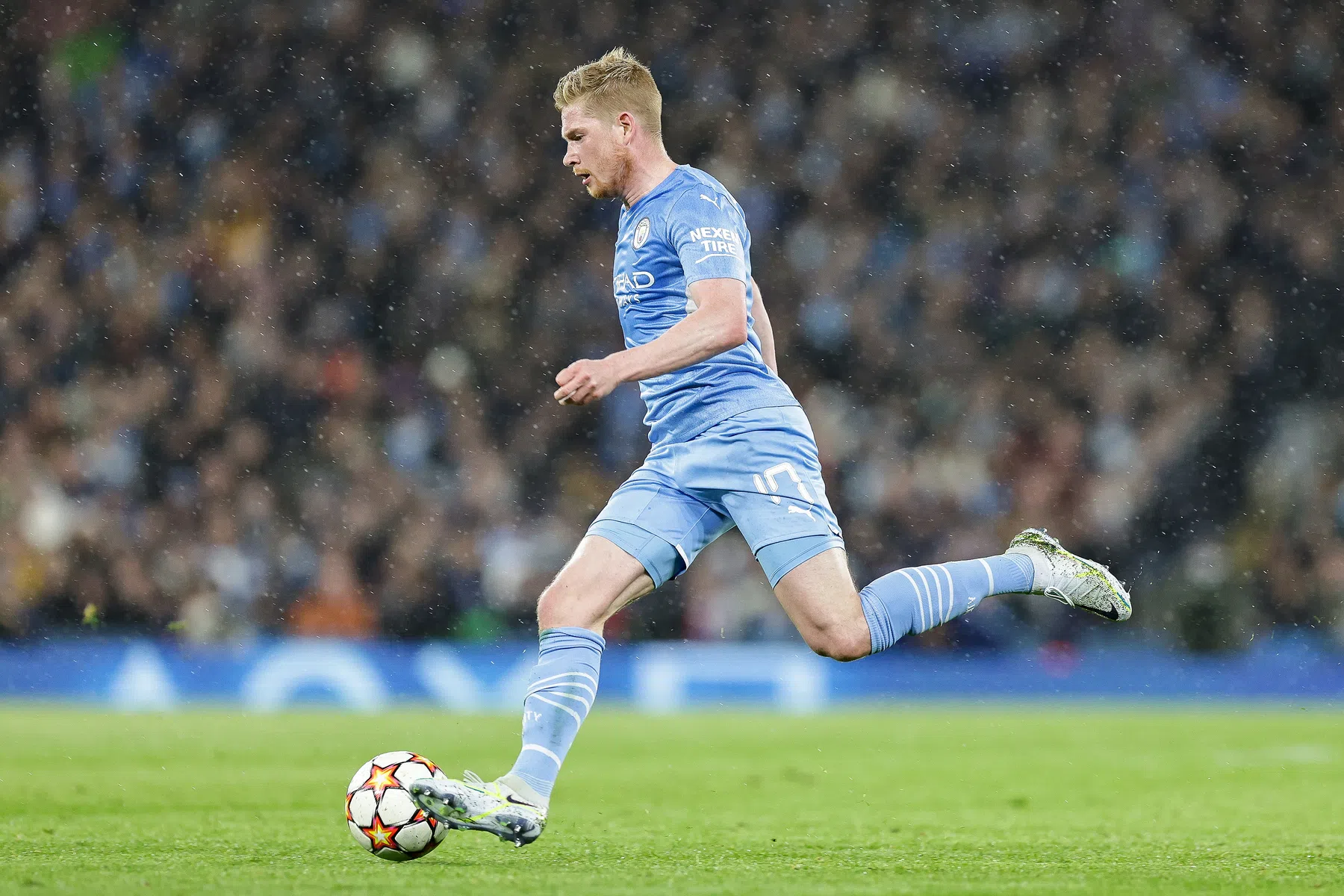 De Bruyne lacht na charge Van Dijk: 'Onze kinderen spelen met elkaar'