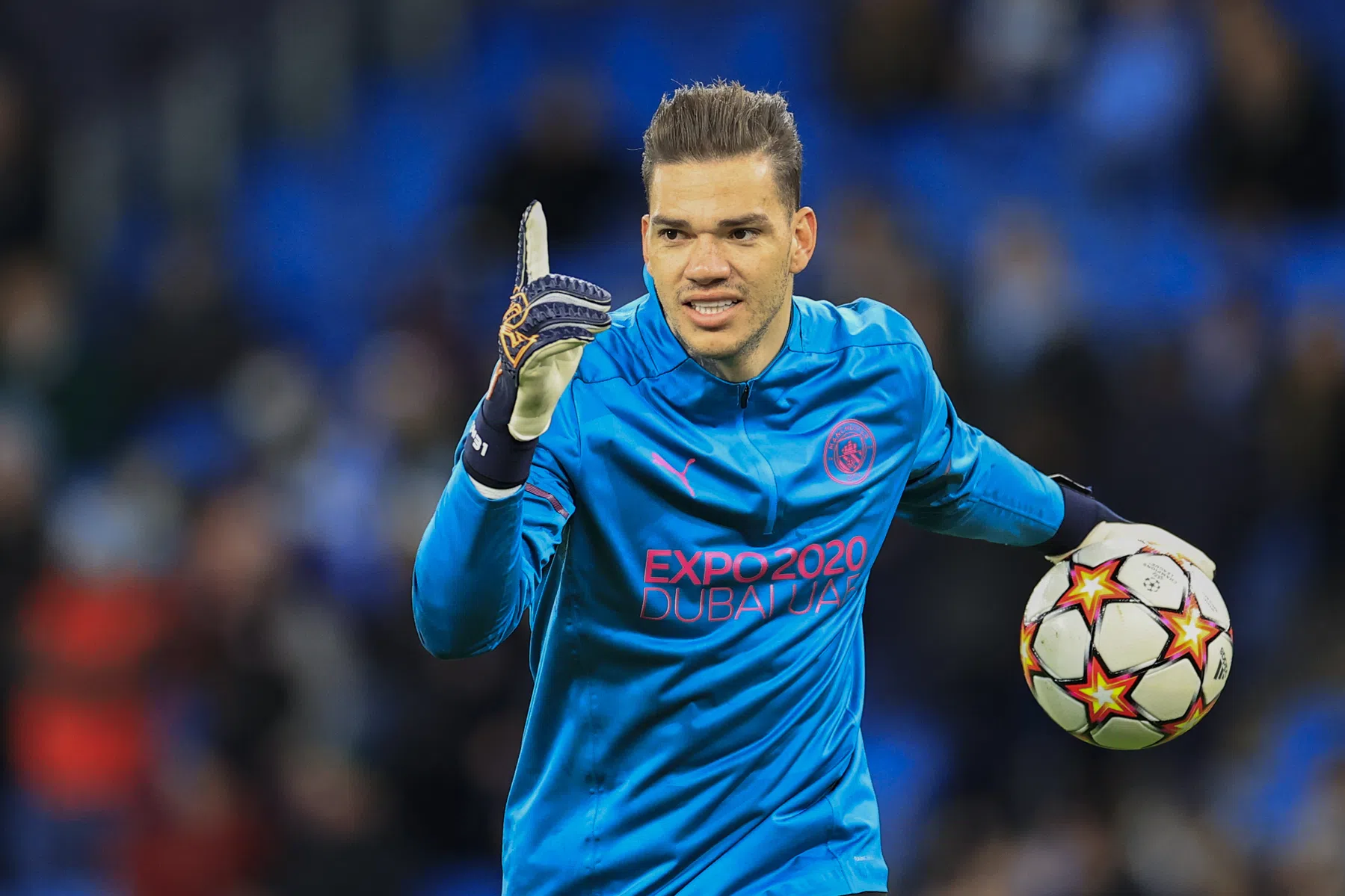 Guardiola lacht om koelbloedige Ederson: 'Hij is echt gek'