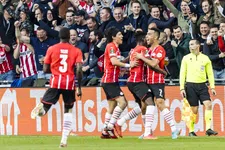 Thumbnail for article: Productieve Zahavi op gelijke hoogte met PSV-icoon Van der Kuijlen