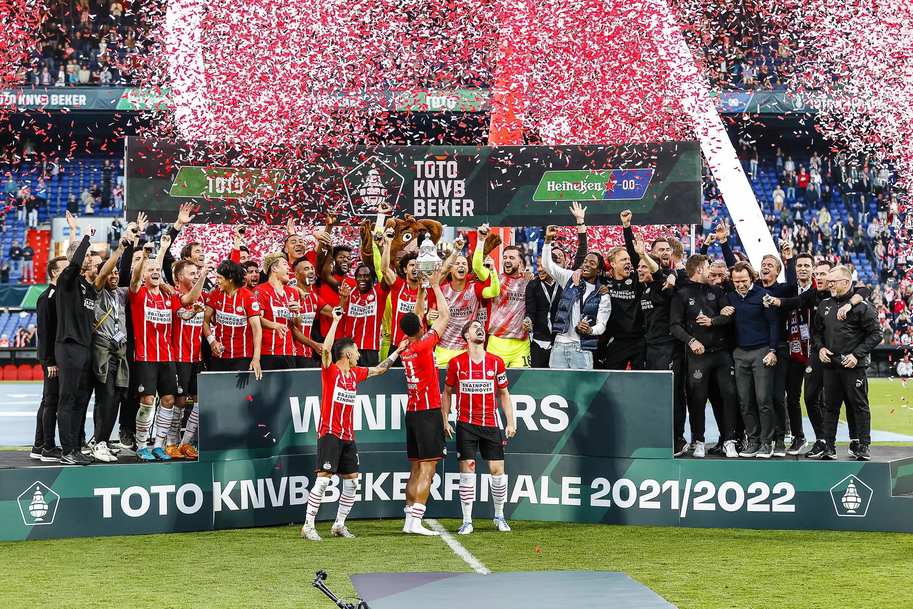 PSV wordt na bekerwinst zondagavond nog gehuldigd in stadion