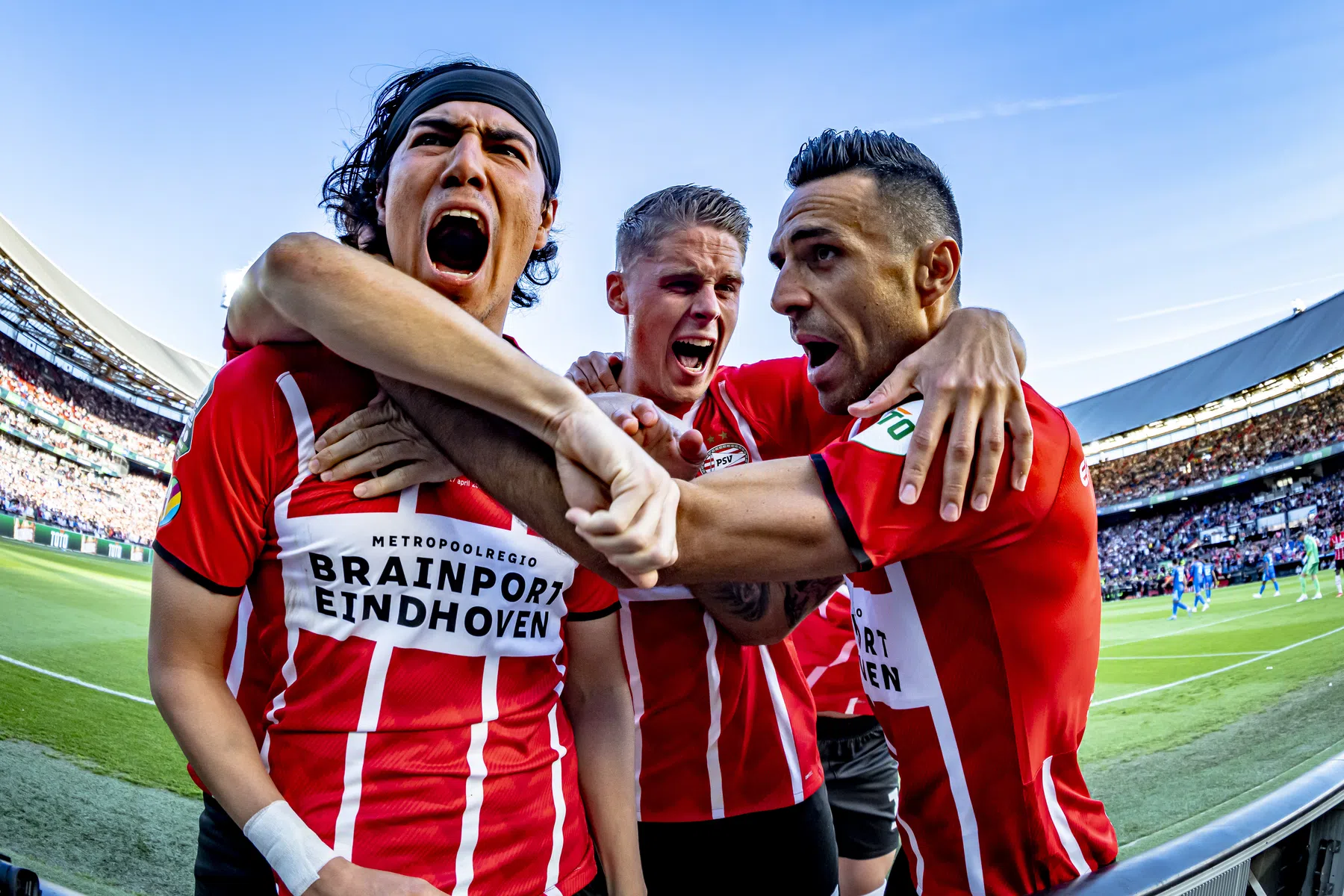PSV eindelijk in dubbele cijfers met beëindigen 'Ajax-trauma'