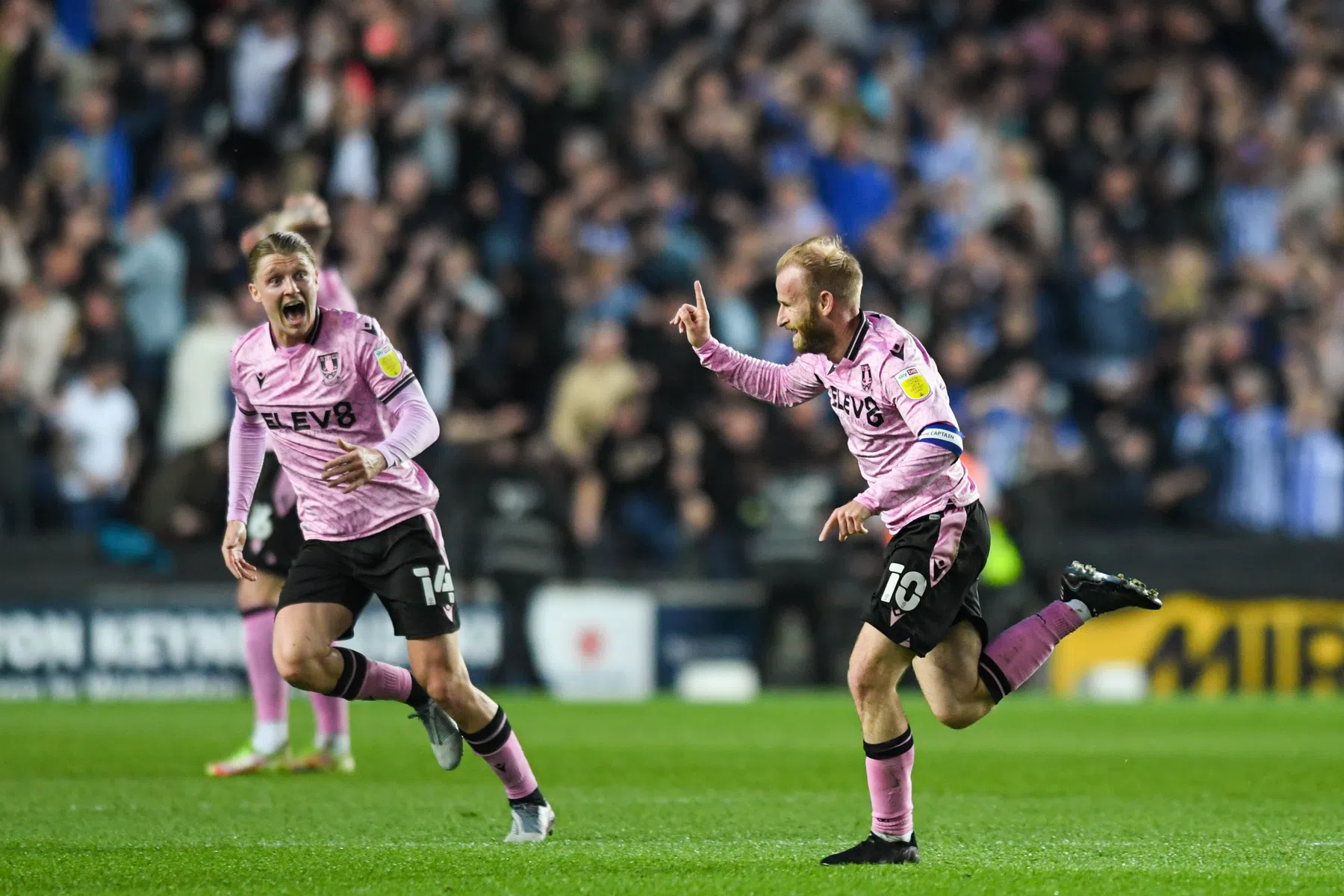 Sheffield-middenvelder maakt wereldgoal in League One