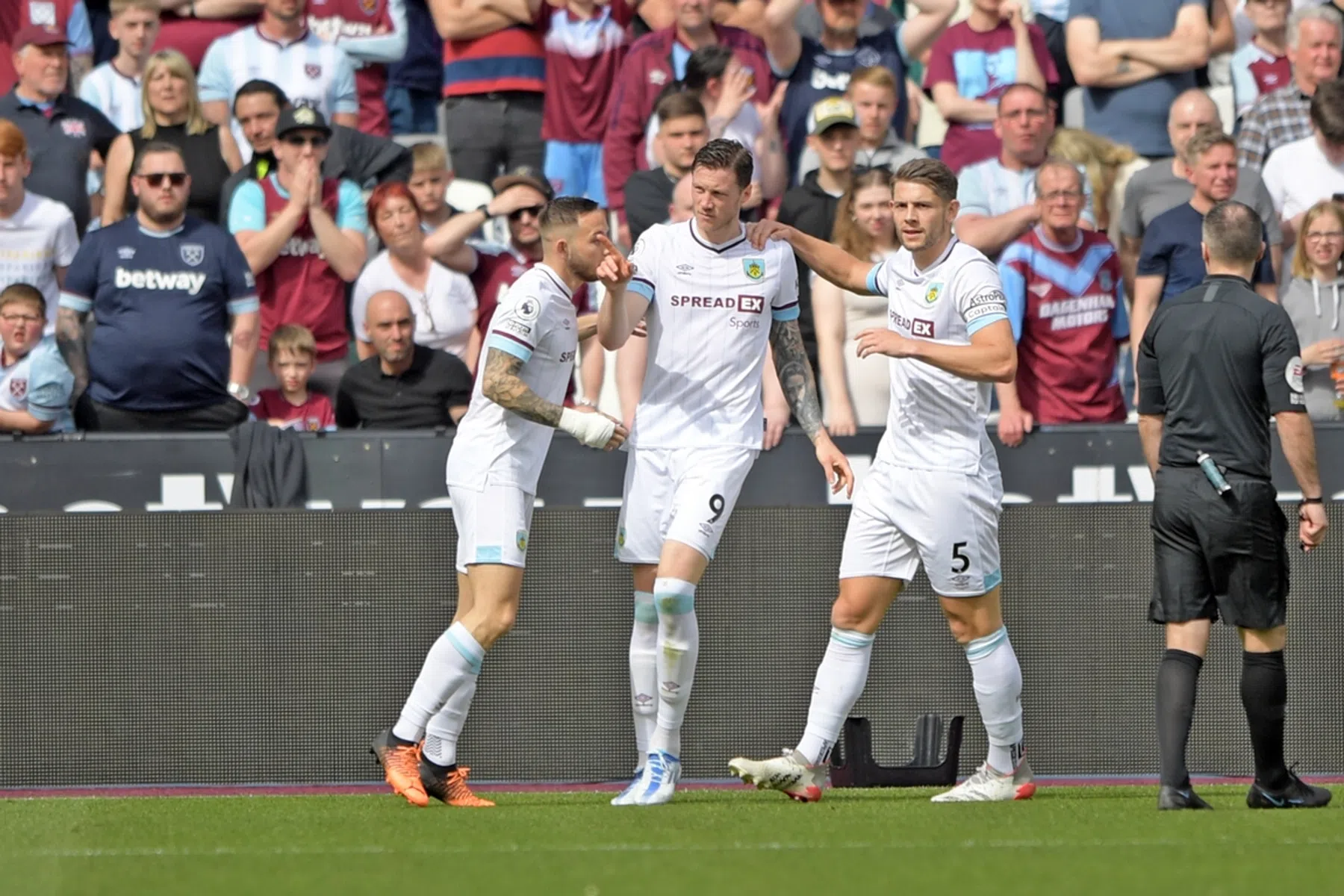 Historische goal Weghorst verliest glans na dure misser ploeggenoot