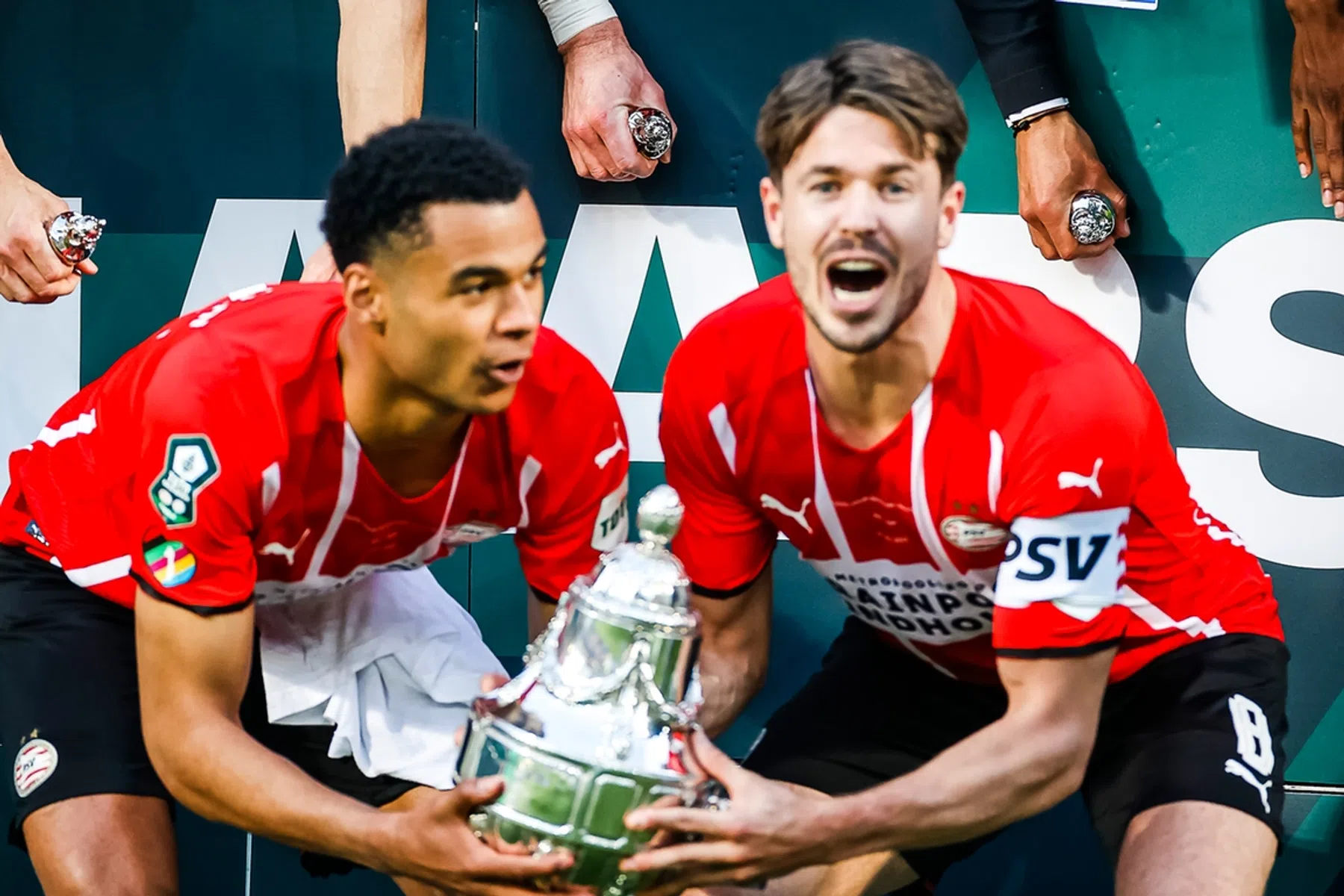 PSV heeft titel nog niet uit het hoofd gezet na emotionele bekerfinale
