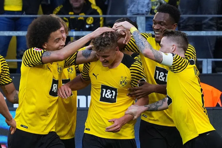 Samenvatting: Dortmund scoort vijf keer binnen een kwartier