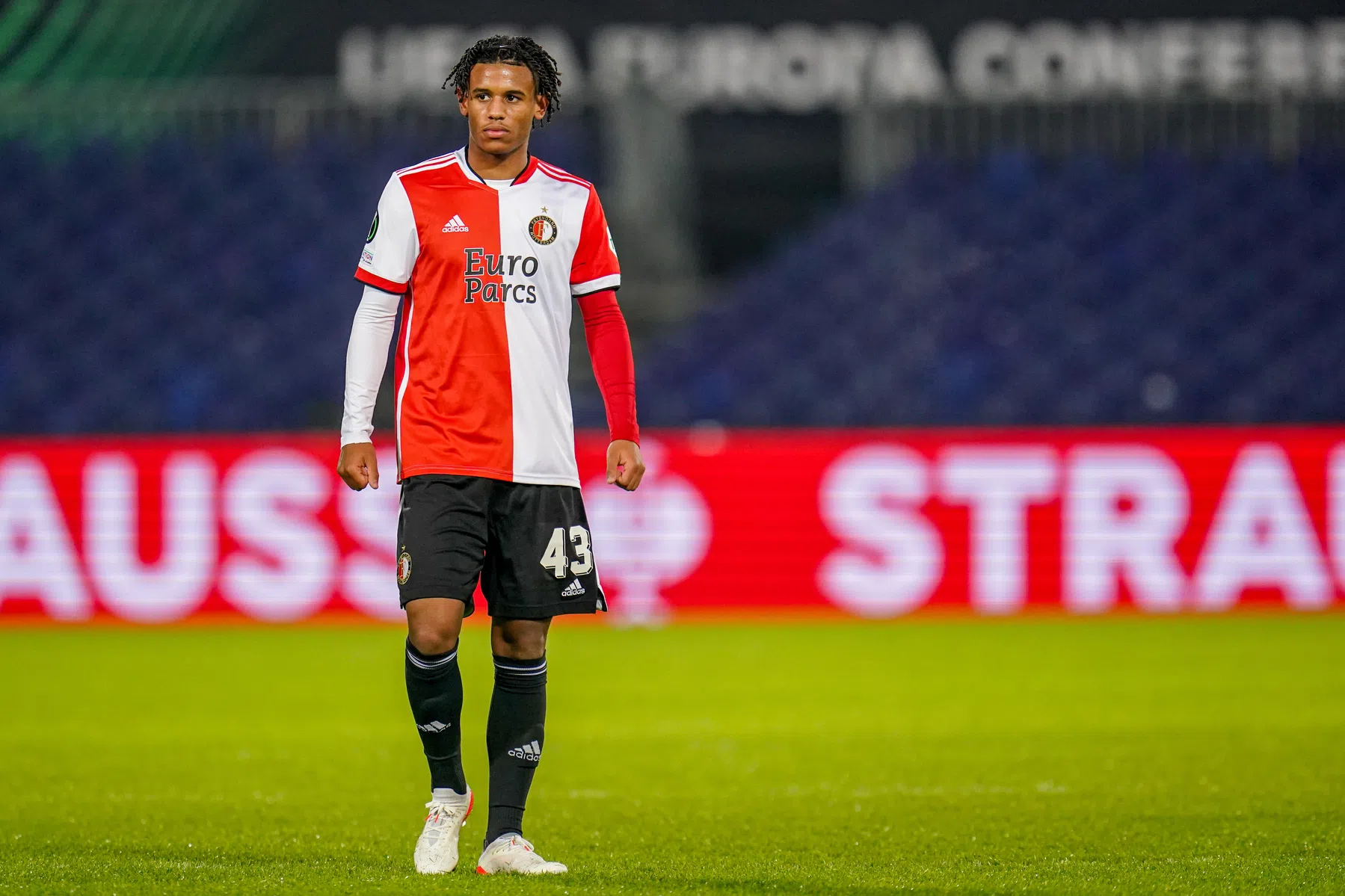 Feyenoord beloont talent Benita nog eens