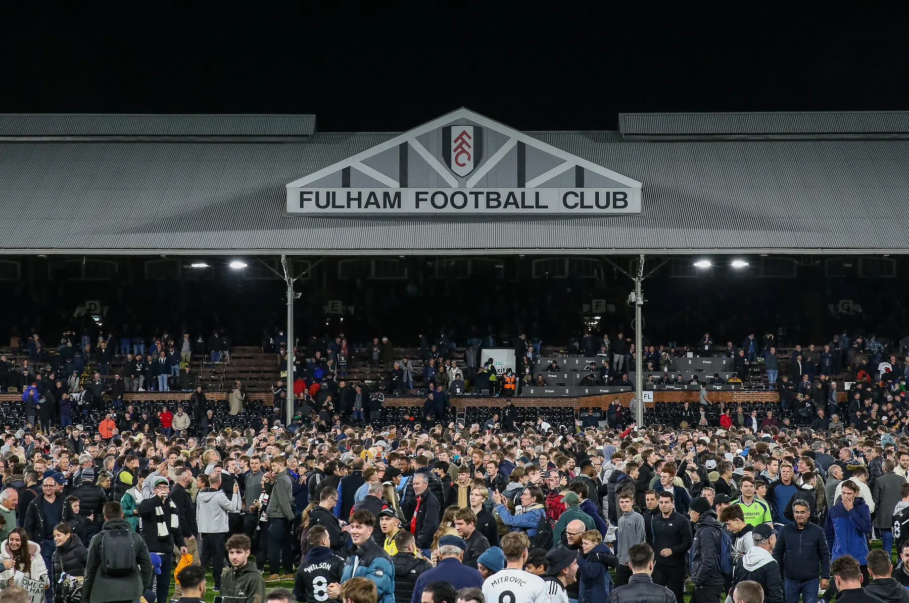 Angstaanjagende recordjacht Mitrovic leidt tot knotsgekke taferelen bij Fulham