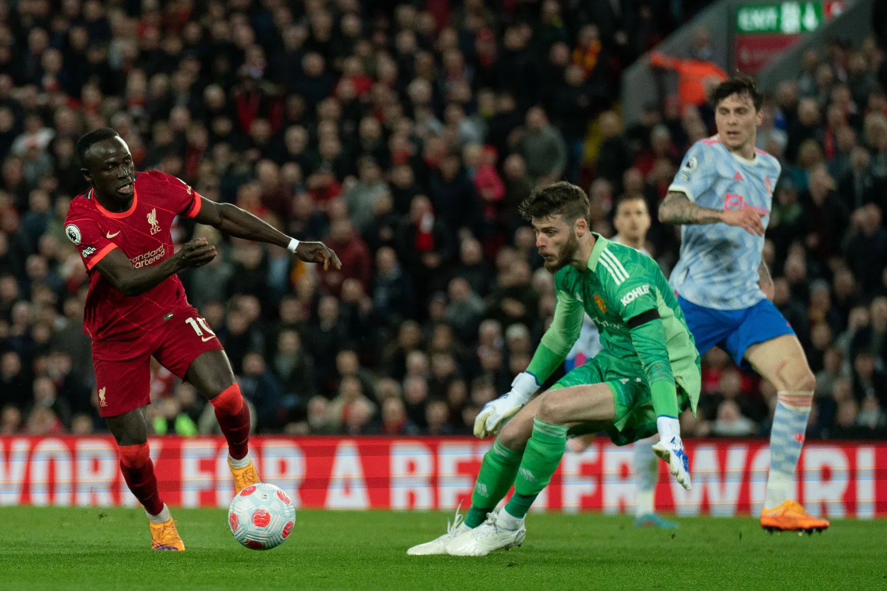 Nu al steunbetuigingen voor Ten Hag na 'horrorshow' van United op Anfield