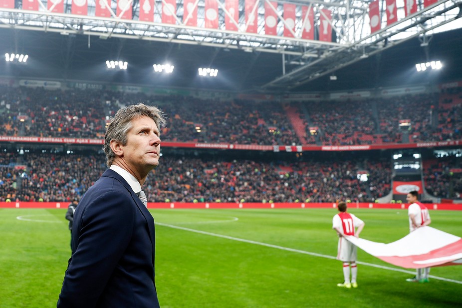 Van der Sar over vertrek Ten Hag: 'Eerst de landstitel naar huis brengen'