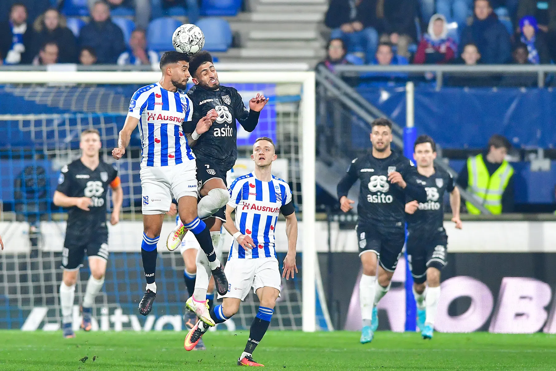 De strijd om de tv-pot: half miljoen op het spel voor Heracles en Heerenveen