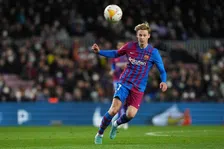 Thumbnail for article: Frenkie imponeert Xavi, Memphis steeds verder in schaduw van Auba en Luuk
