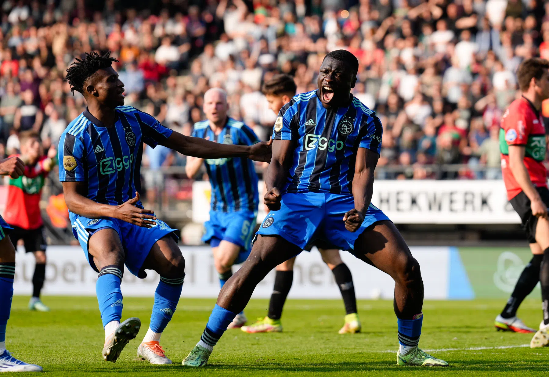 Redder in nood Brobbey schrikt niet van Ajax-spel