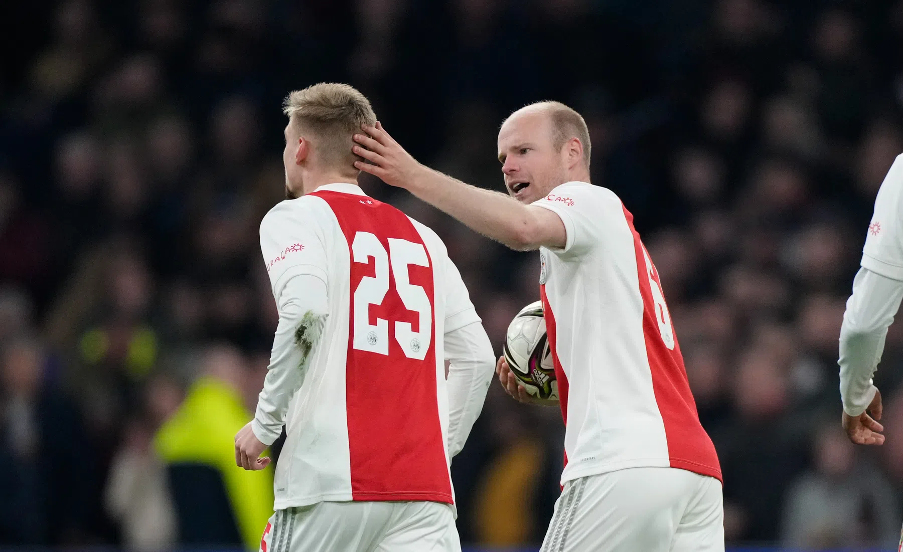 Ajax start met Schuurs, Taylor en Tagliafico tegen NEC