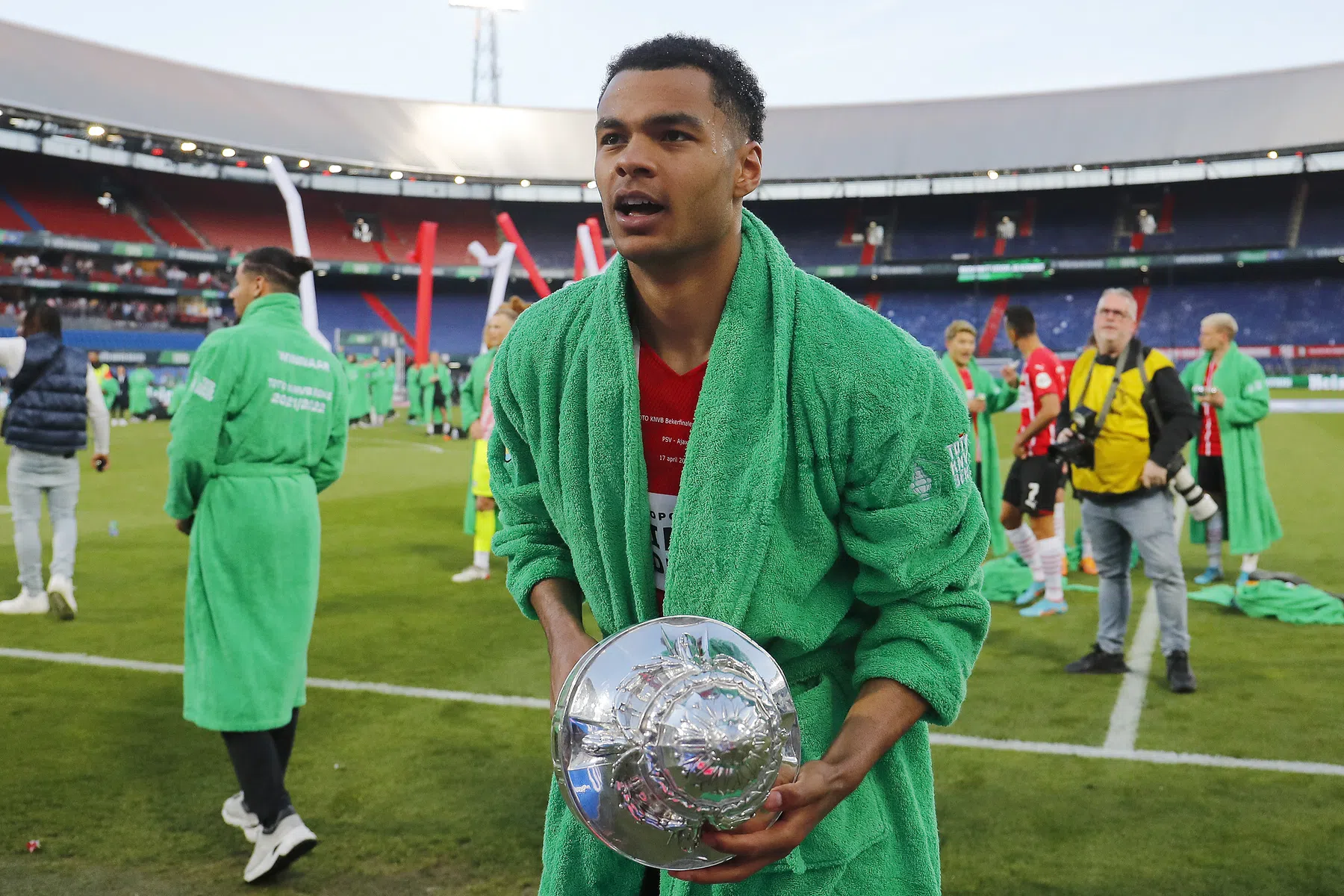 Leegloop dreigt bij PSV: Van Gakpo en Guti tot Sangaré en Götze