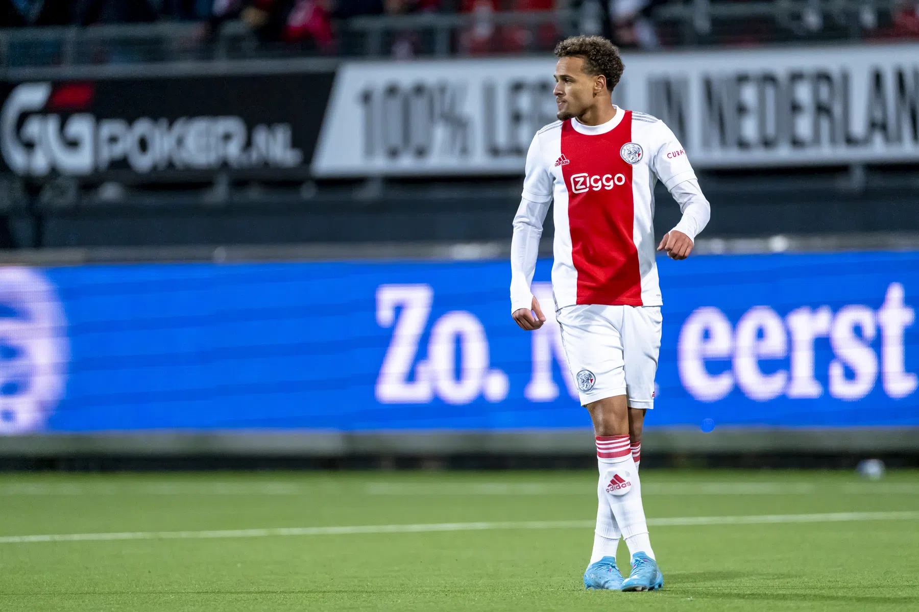 Blessureproblemen leiden tot debuut jonge Ajax-verdediger