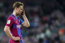 Thumbnail for article: Cruijff mengt zich in Frenkie-discussie en benoemt zwakke plek Barcelona