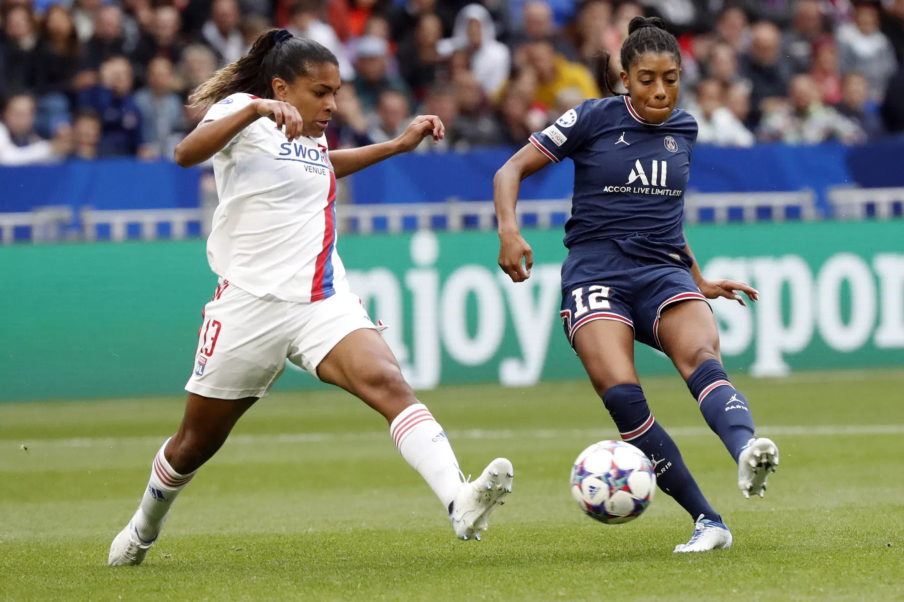 Comedy Capers in Lyon: curieus doelpunt na kortsluiting bij PSG-defensie