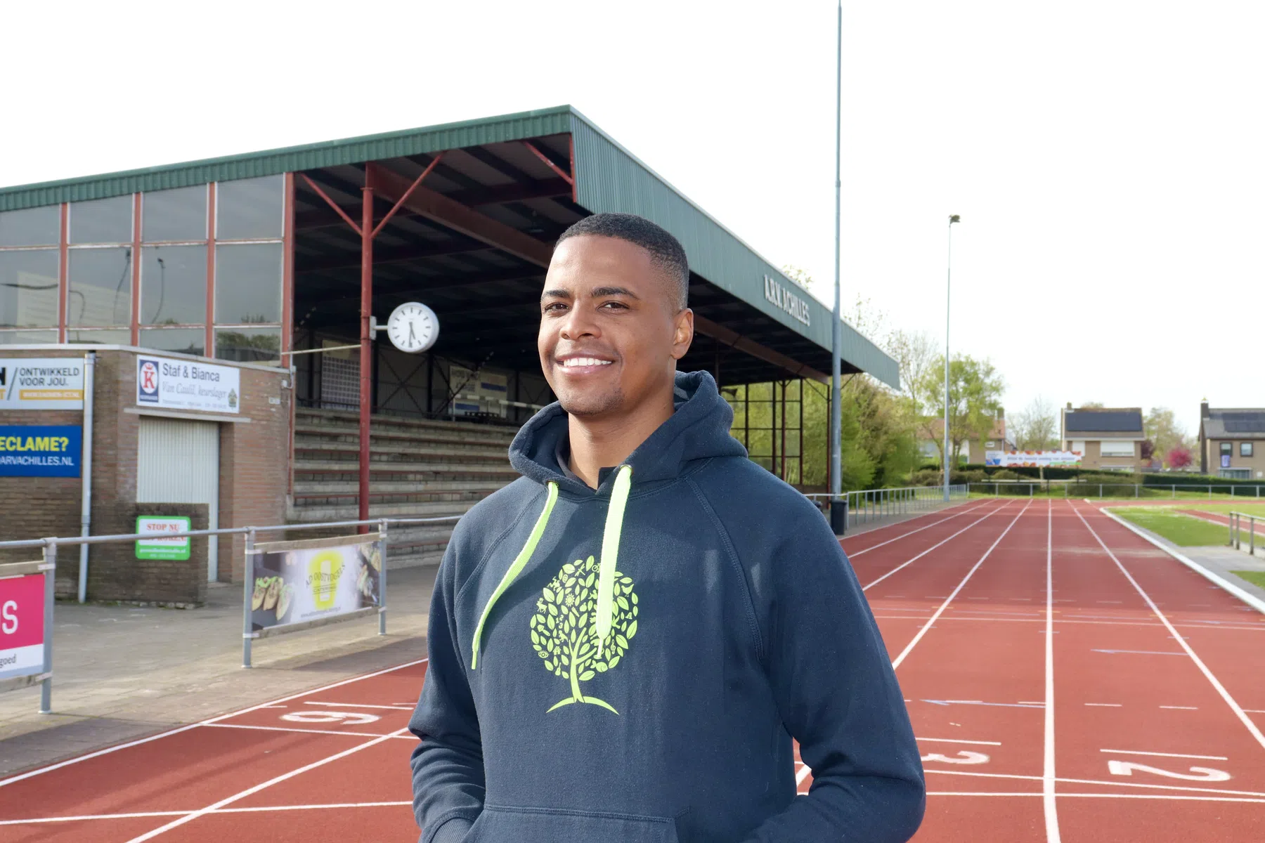 De profvoetballer die vroeg van het toneel verdween om normaal te zijn