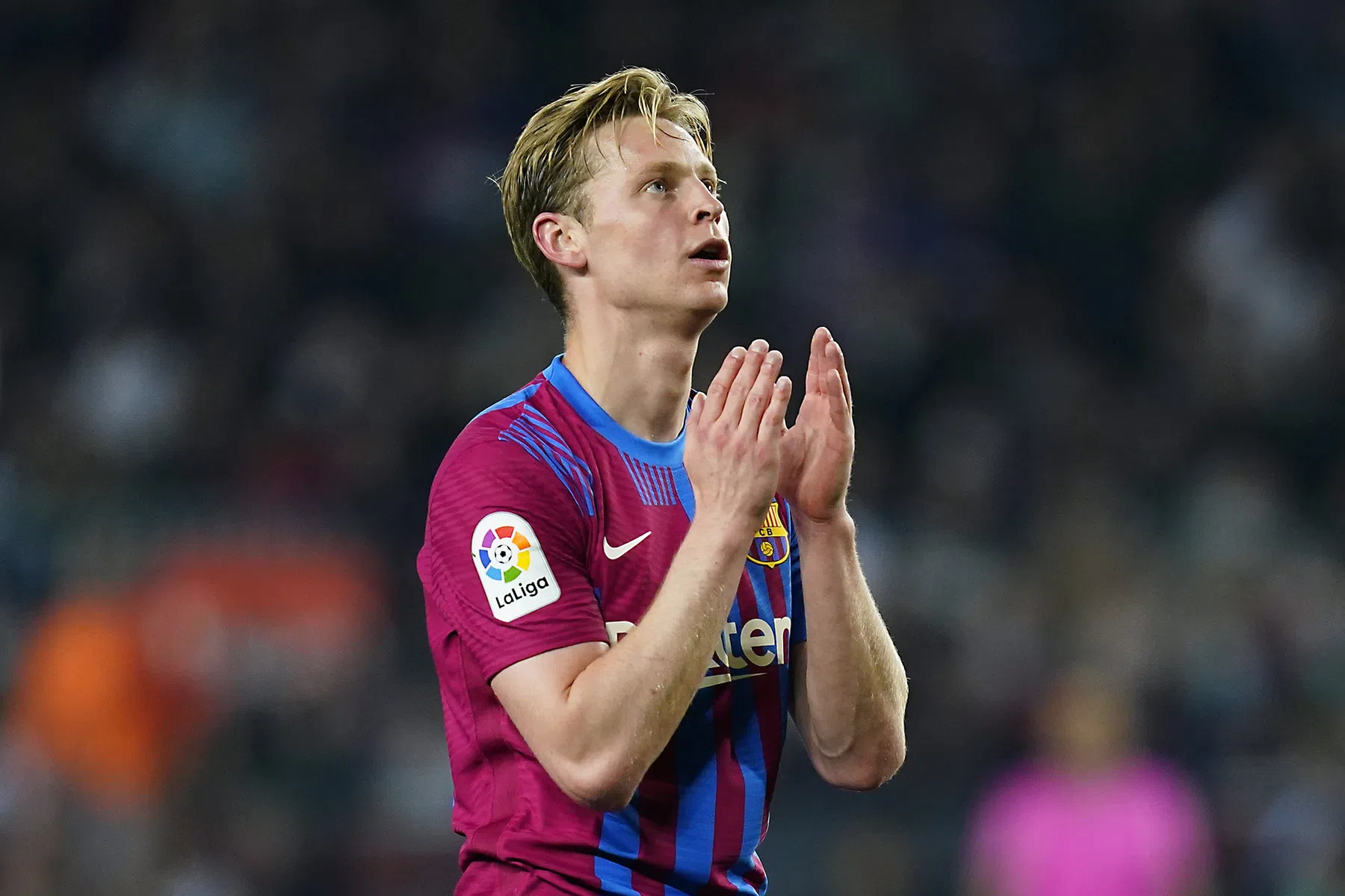 Spaanse media belichten rol 'nerveuze' Frenkie de Jong bij historisch 'Barça-drama'