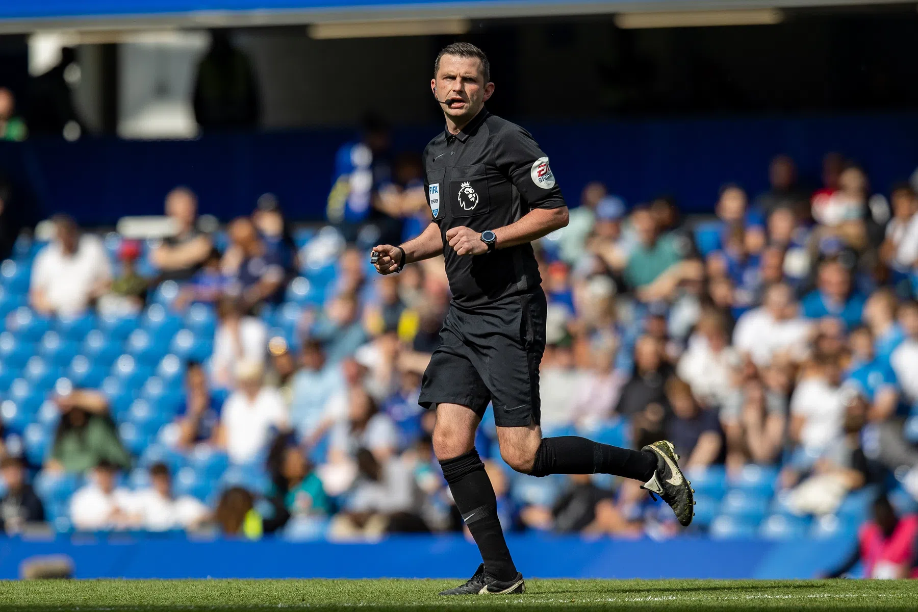 UEFA geeft signaal af en plukt arbiter Oliver uit Champions League voor Feyenoord