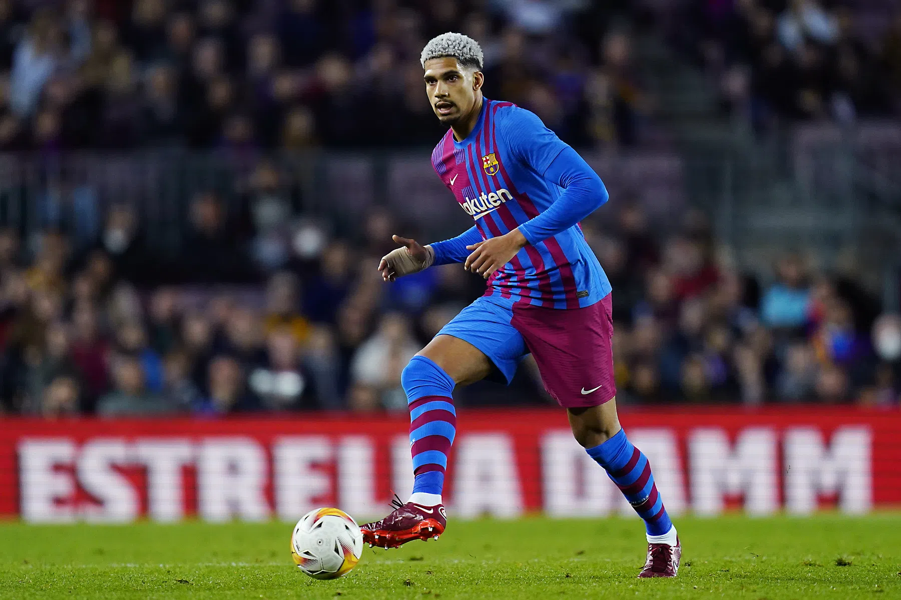 Barça bouwt met beloning voor Araújo verder aan toekomst