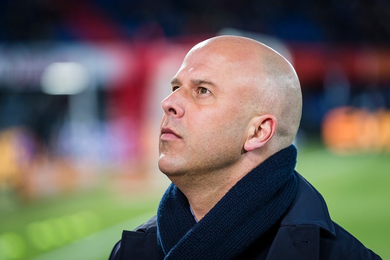 Guardiola inspireert Slot voor clash met Sampaoli: 'Hij doet nooit concessies'