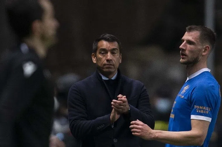 Van Bronckhorst mikt op Europese finale: 'Deze avond zal speciaal zijn'
