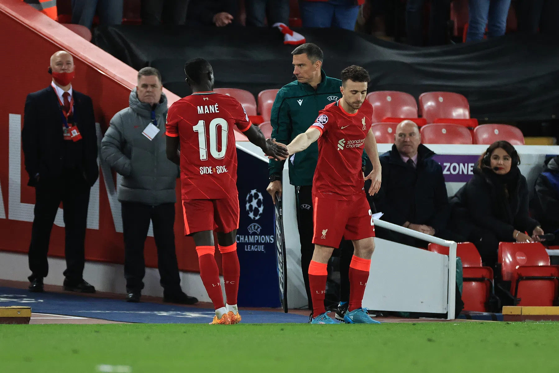Mané ondergewaardeerd? 'Het gaat vooral over het contract van Salah'