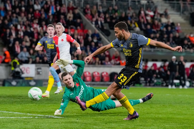 Van coëfficiëntenpolonaise tot dansen als kippen, Feyenoord gaat voor meer