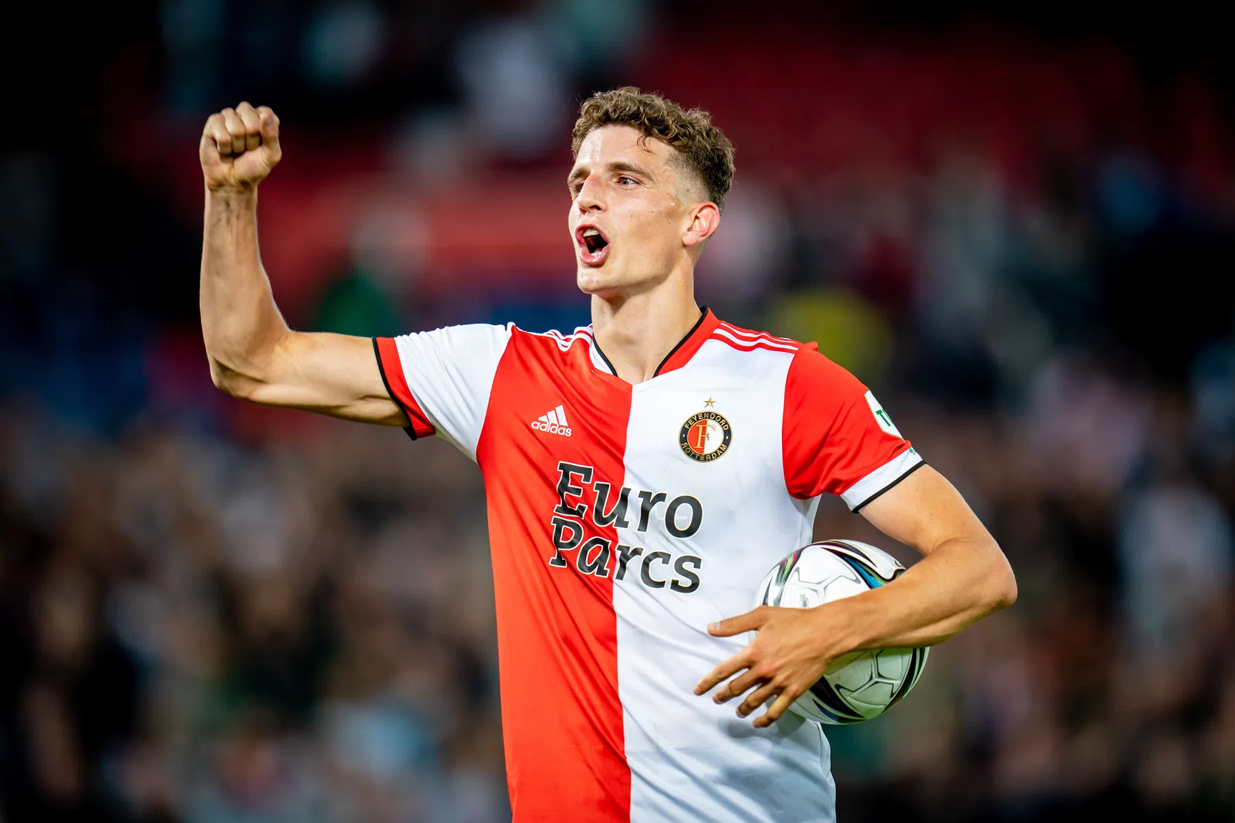 Opstelling Feyenoord: groen licht voor Senesi en Til, Linssen op de bank